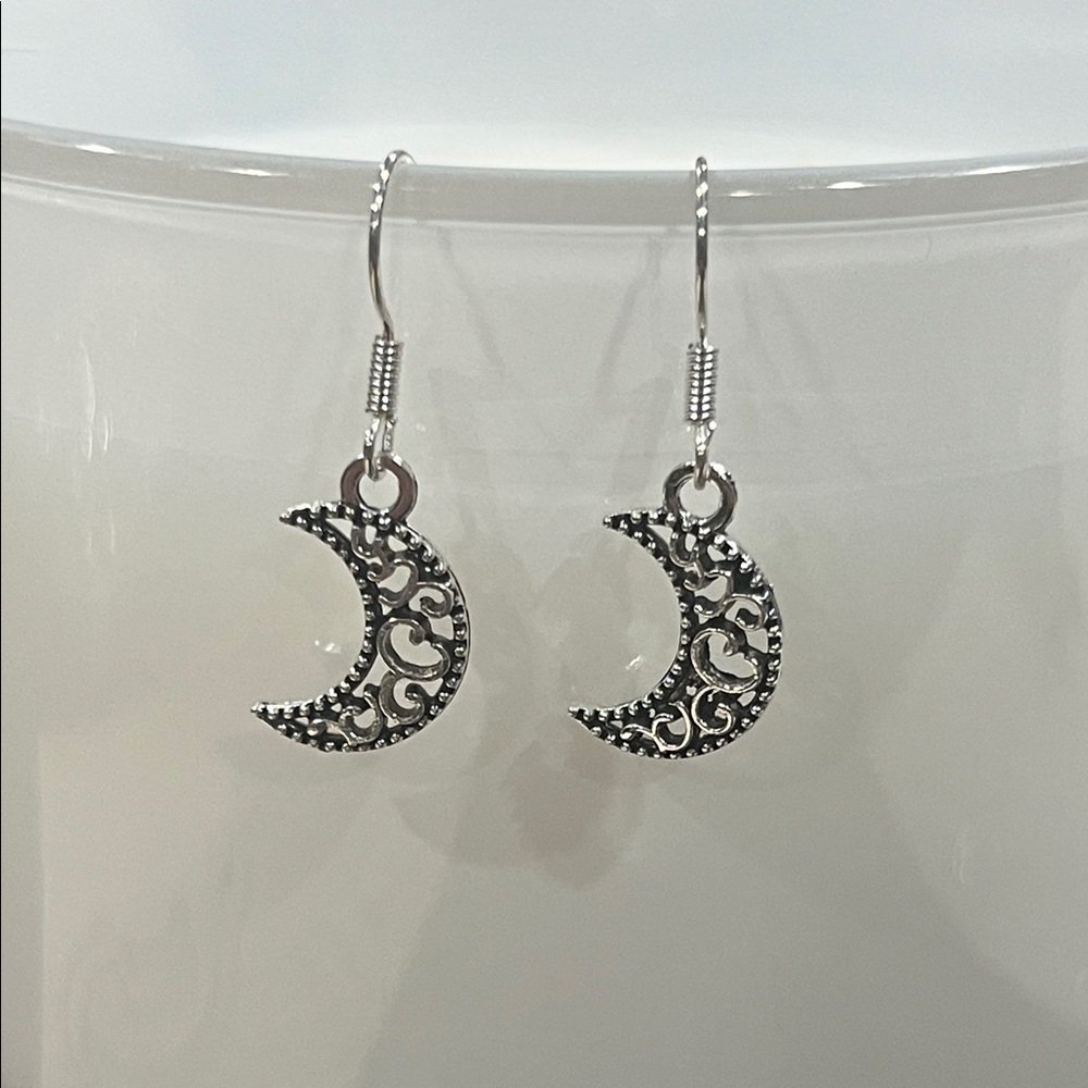 Elegant Silver Crescent Moon Earrings
